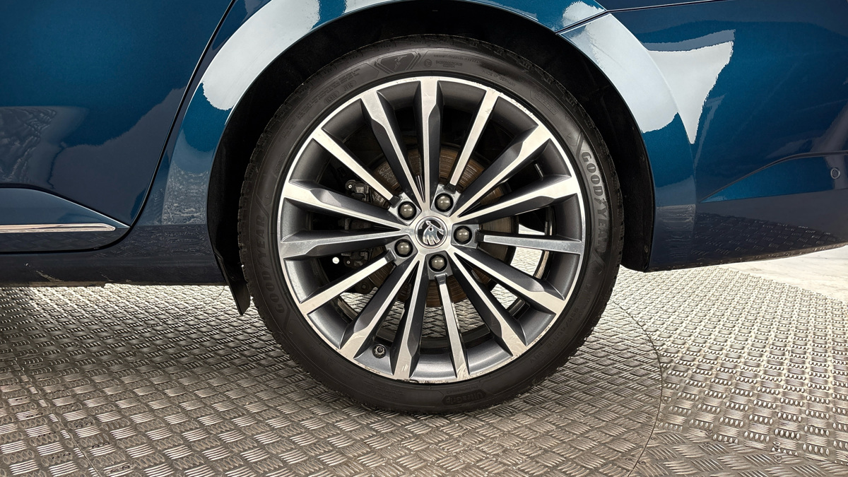 Škoda Superb - 19
