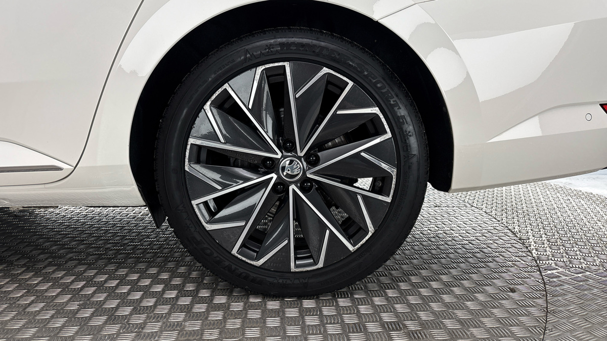 Škoda Superb - 19
