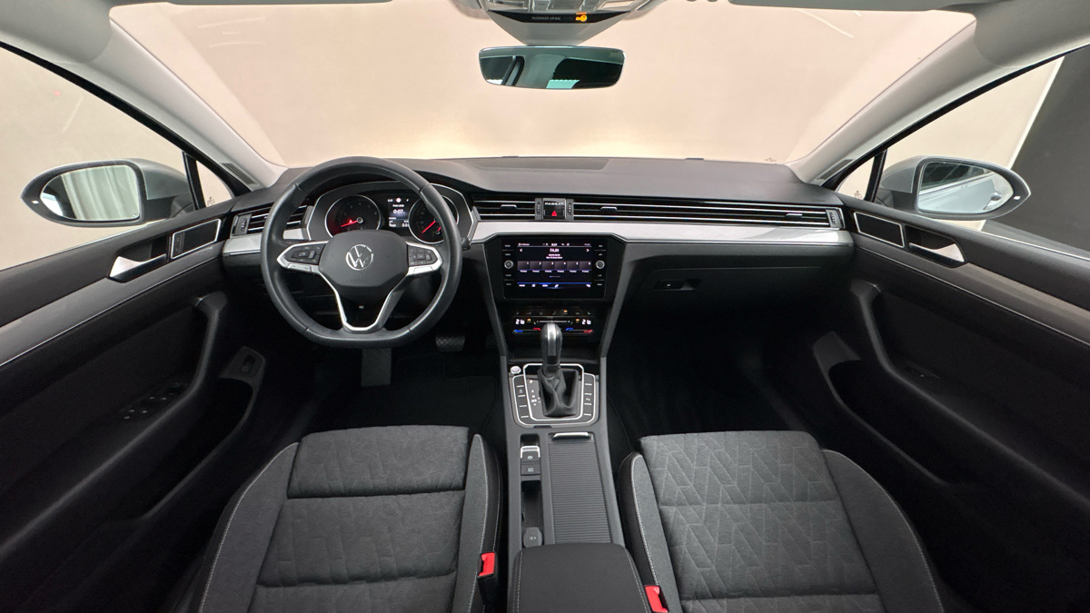 Volkswagen Passat - 8