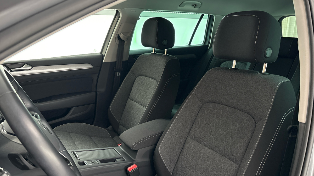 Volkswagen Passat - 15