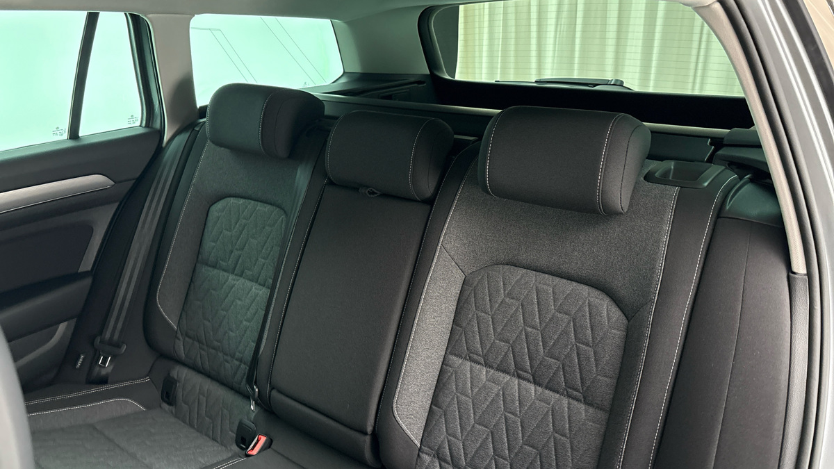 Volkswagen Passat - 16