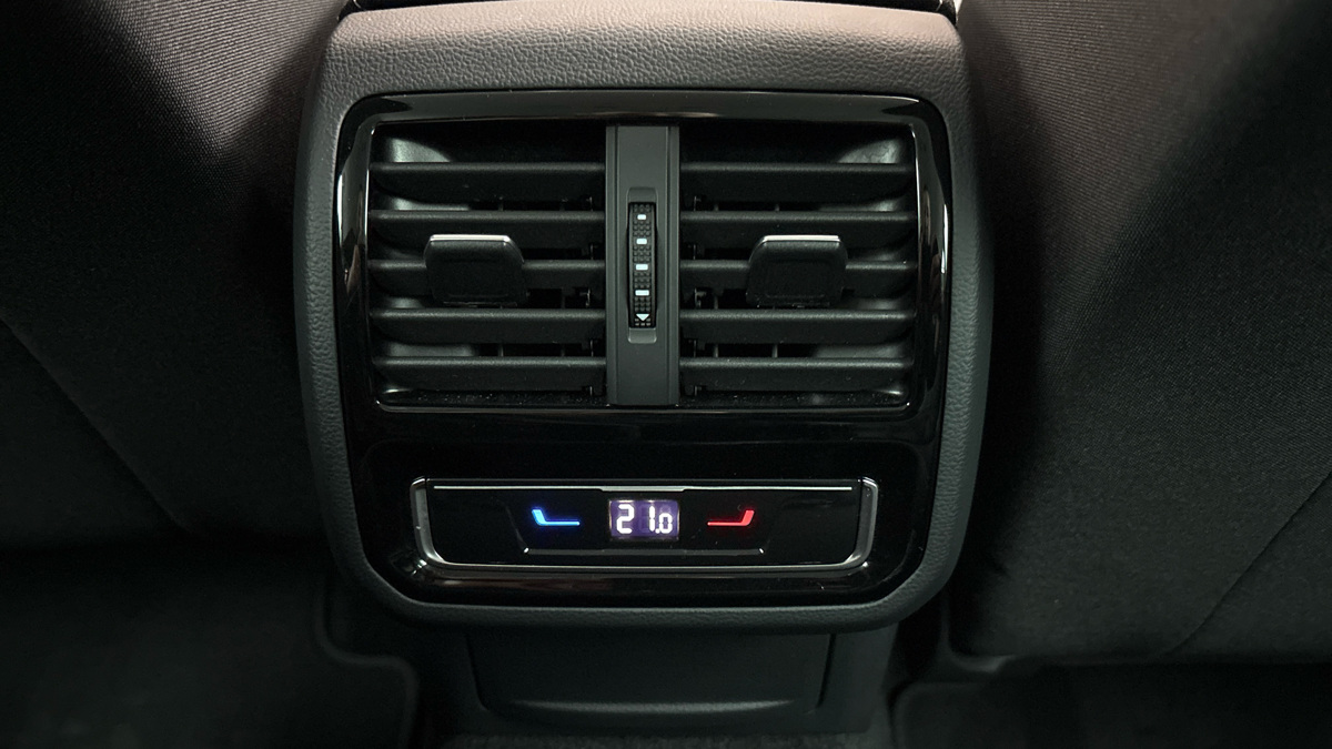 Volkswagen Passat - 22