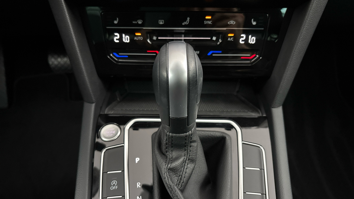 Volkswagen Passat - 25