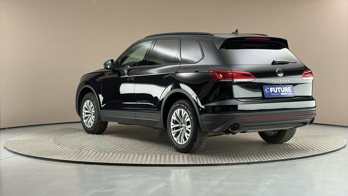 Volkswagen Touareg - 2