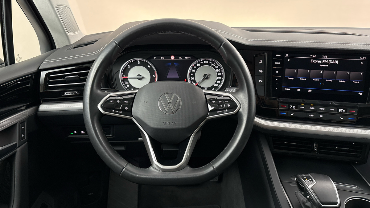 Volkswagen Touareg - 9