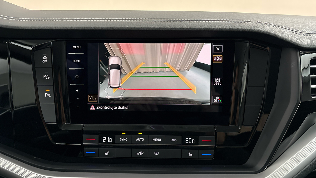 Volkswagen Touareg - 12