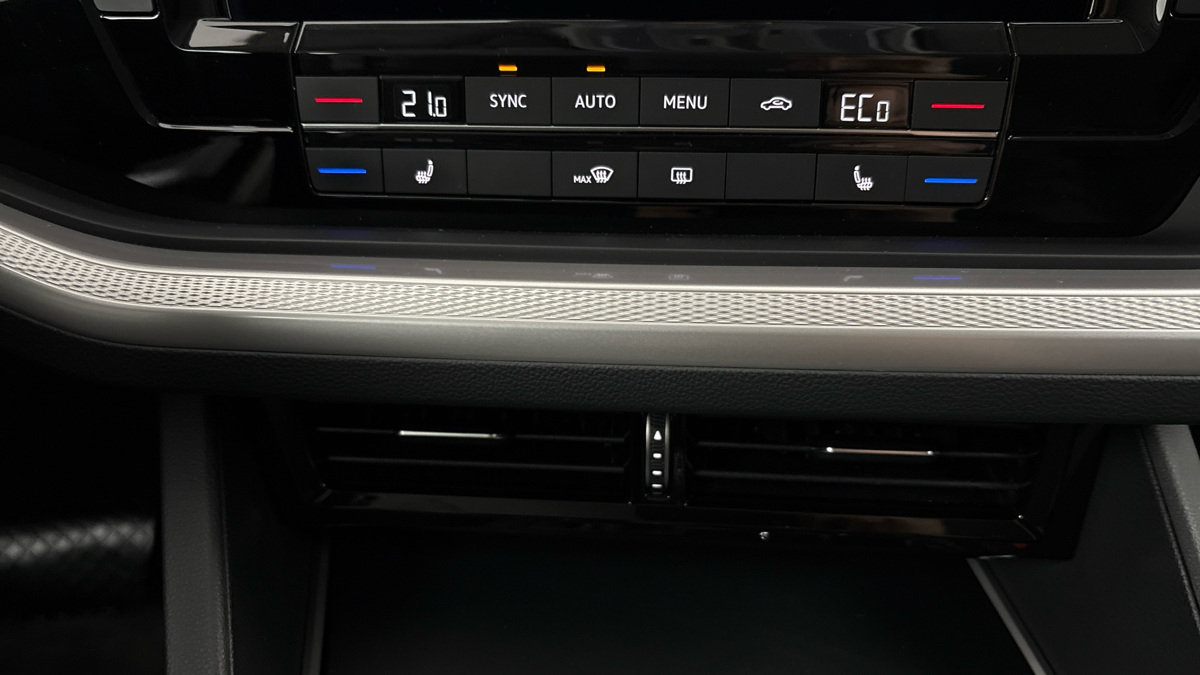 Volkswagen Touareg - 13