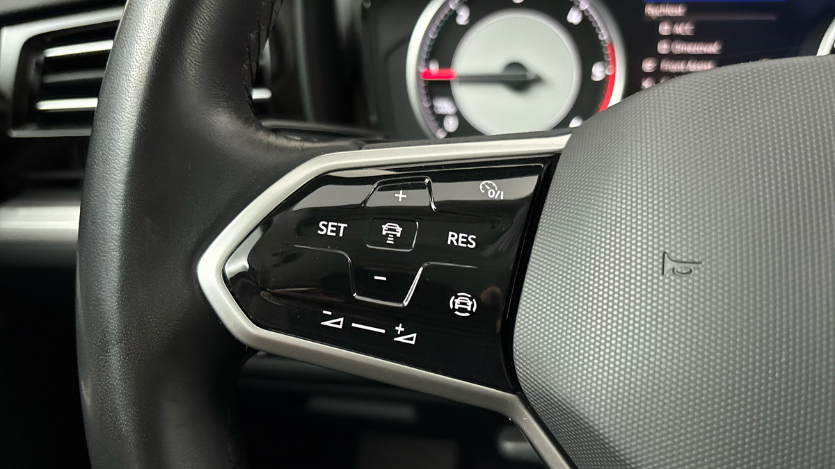 Volkswagen Touareg - 14