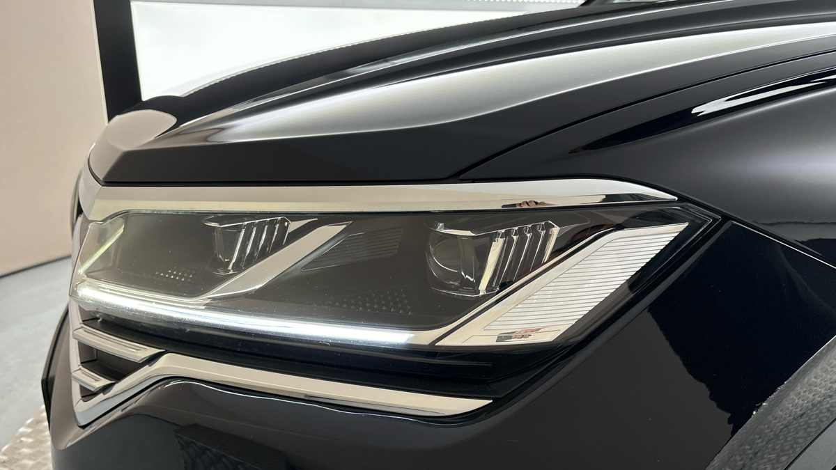 Volkswagen Touareg - 18