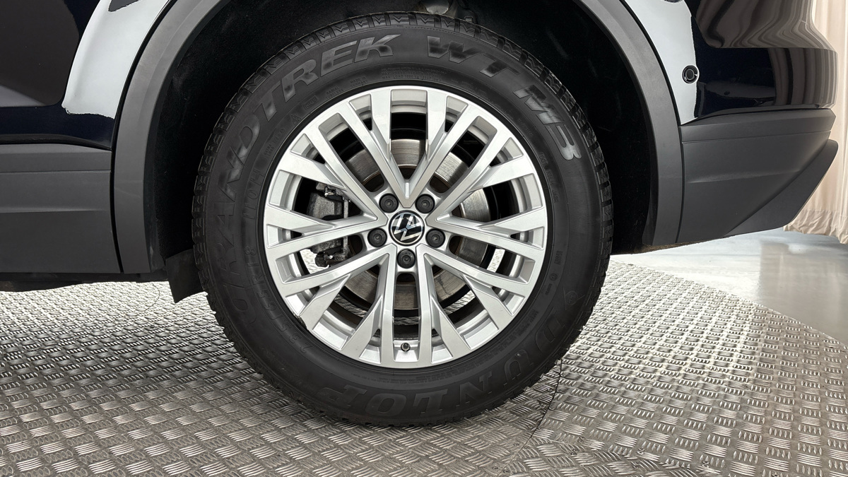 Volkswagen Touareg - 19