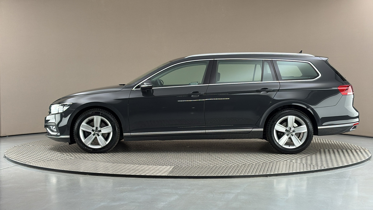 Volkswagen Passat - 4