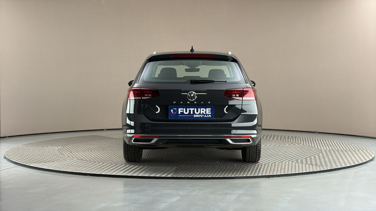 Volkswagen Passat - 5