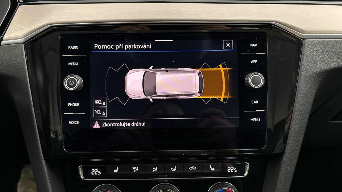 Volkswagen Passat - 12