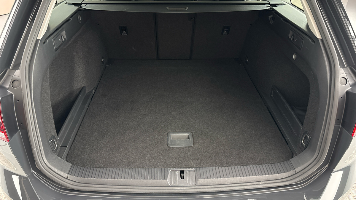 Volkswagen Passat - 17