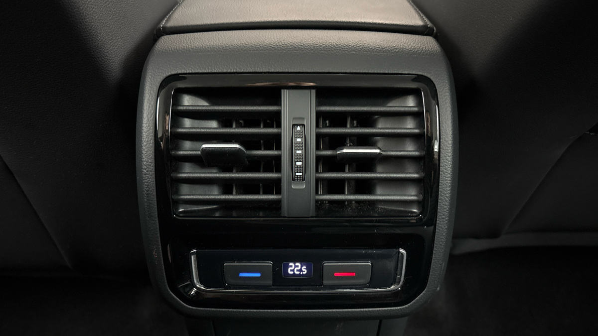 Volkswagen Passat - 22