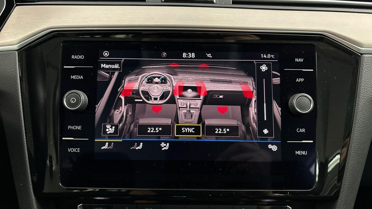 Volkswagen Passat - 27