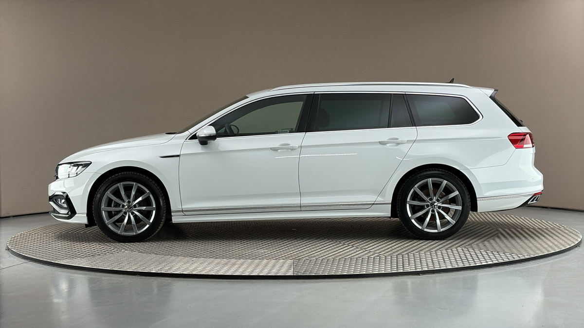 Volkswagen Passat - 4