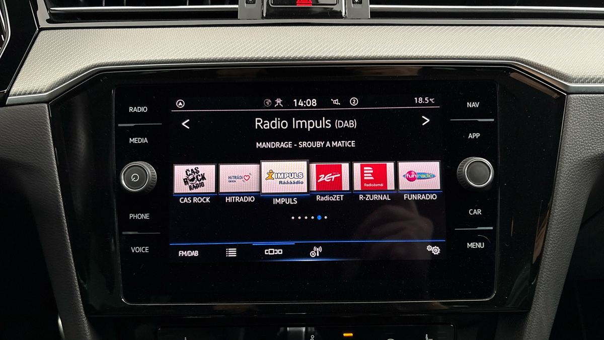 Volkswagen Passat - 11