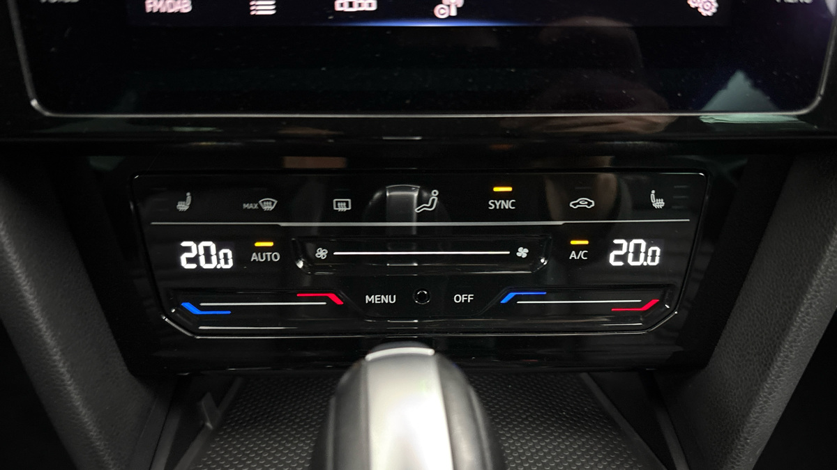 Volkswagen Passat - 13