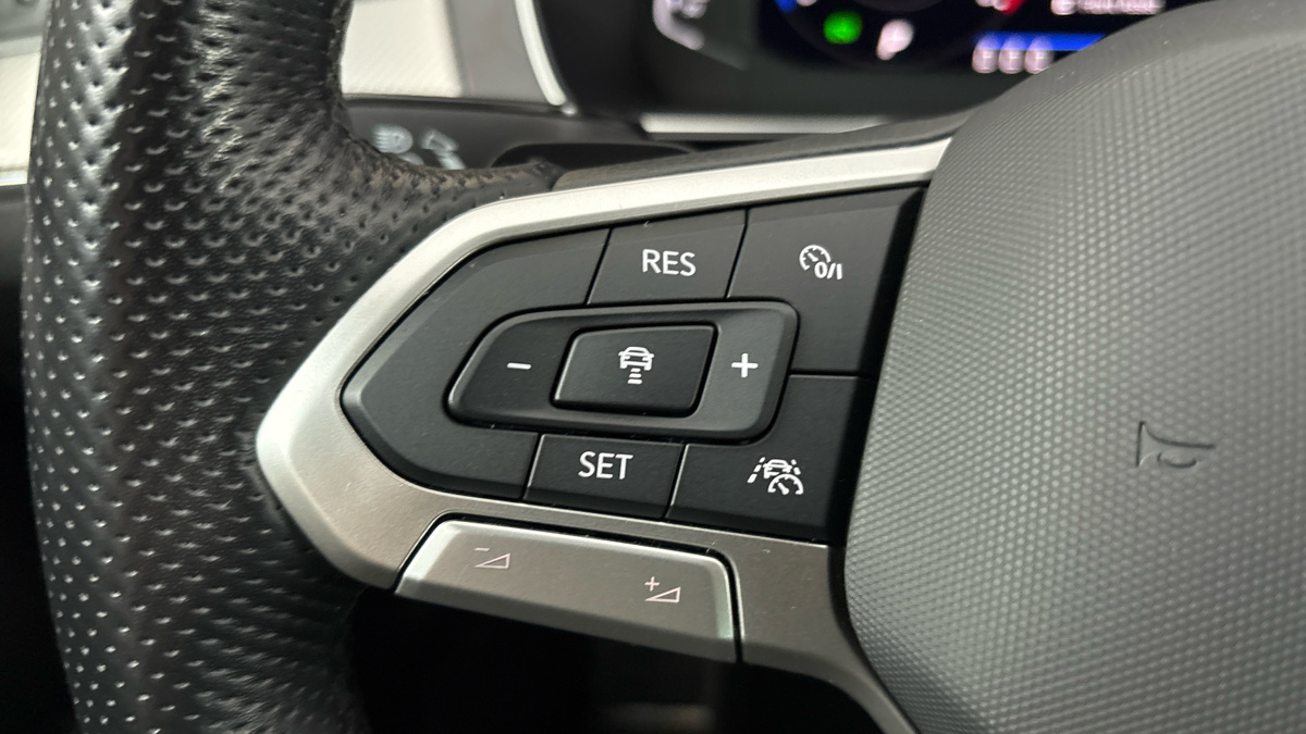 Volkswagen Passat - 14