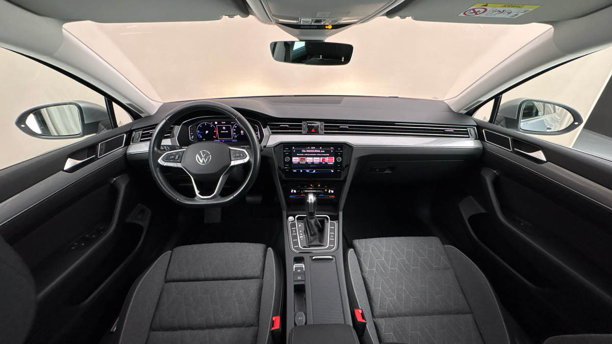 Volkswagen Passat - 8