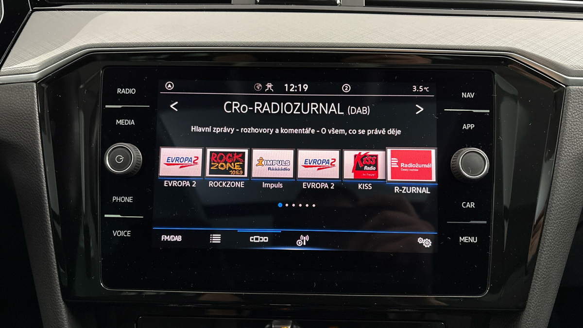 Volkswagen Passat - 11