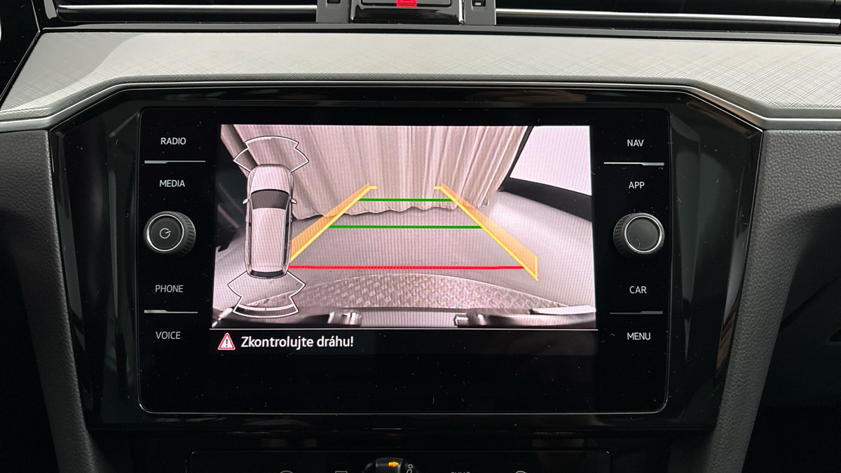 Volkswagen Passat - 12