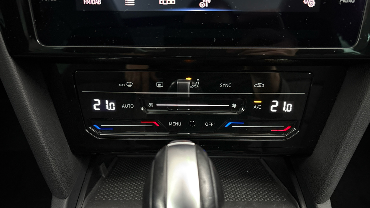 Volkswagen Passat - 13