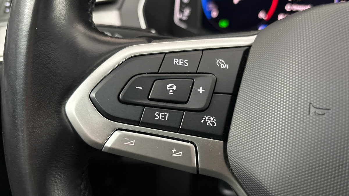 Volkswagen Passat - 14