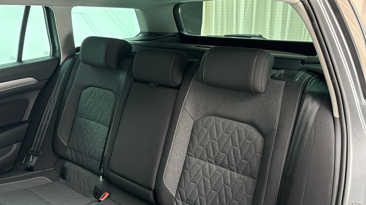 Volkswagen Passat - 16