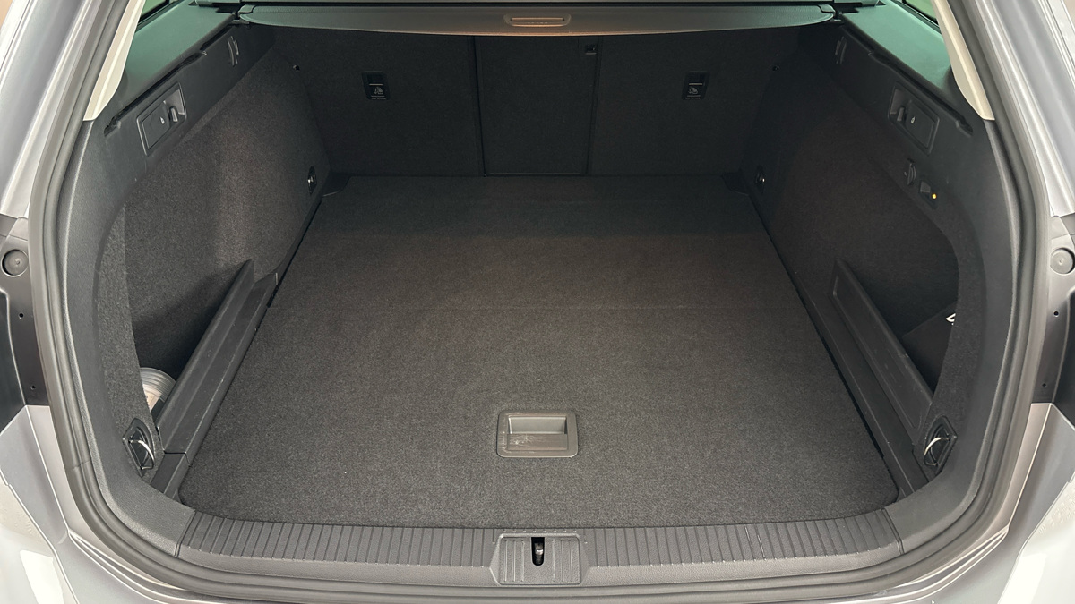 Volkswagen Passat - 17