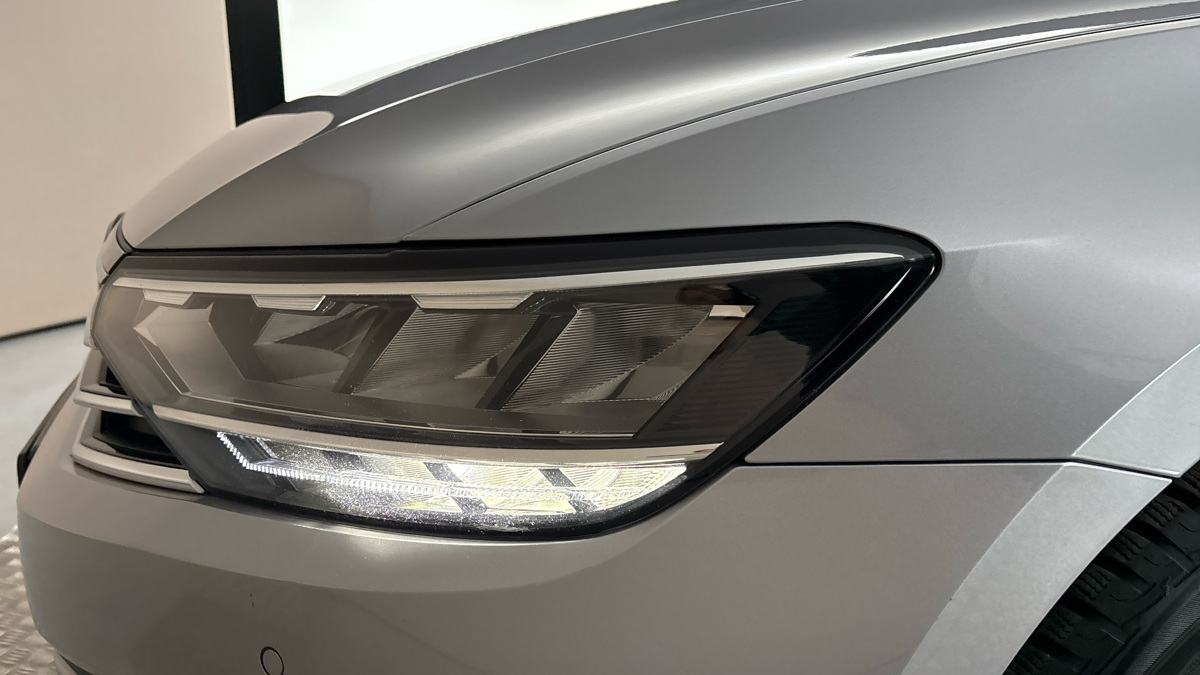 Volkswagen Passat - 18