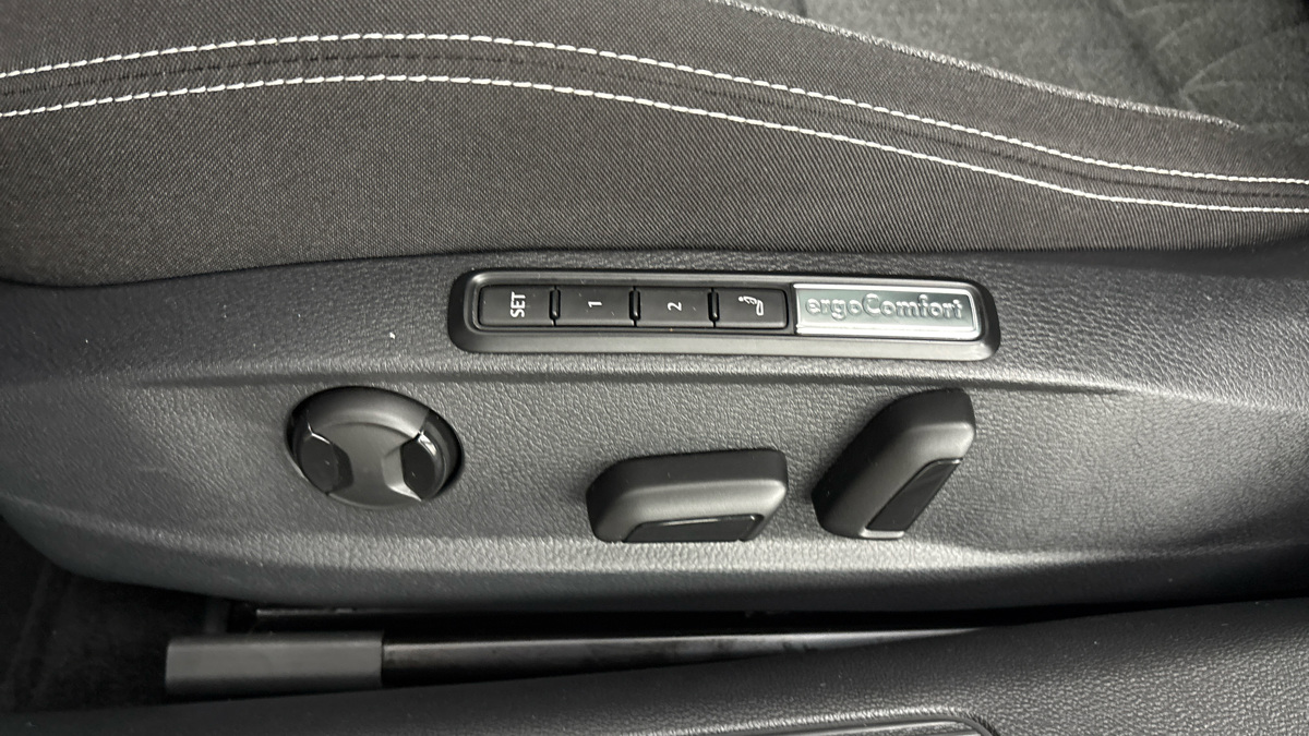 Volkswagen Passat - 21