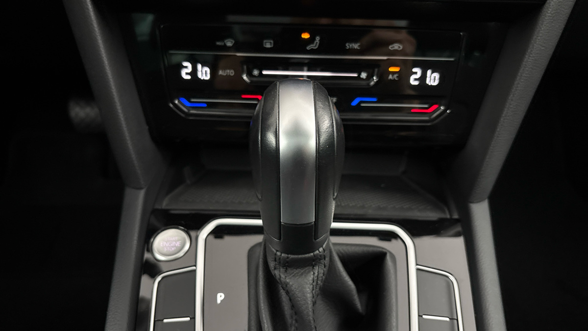 Volkswagen Passat - 24