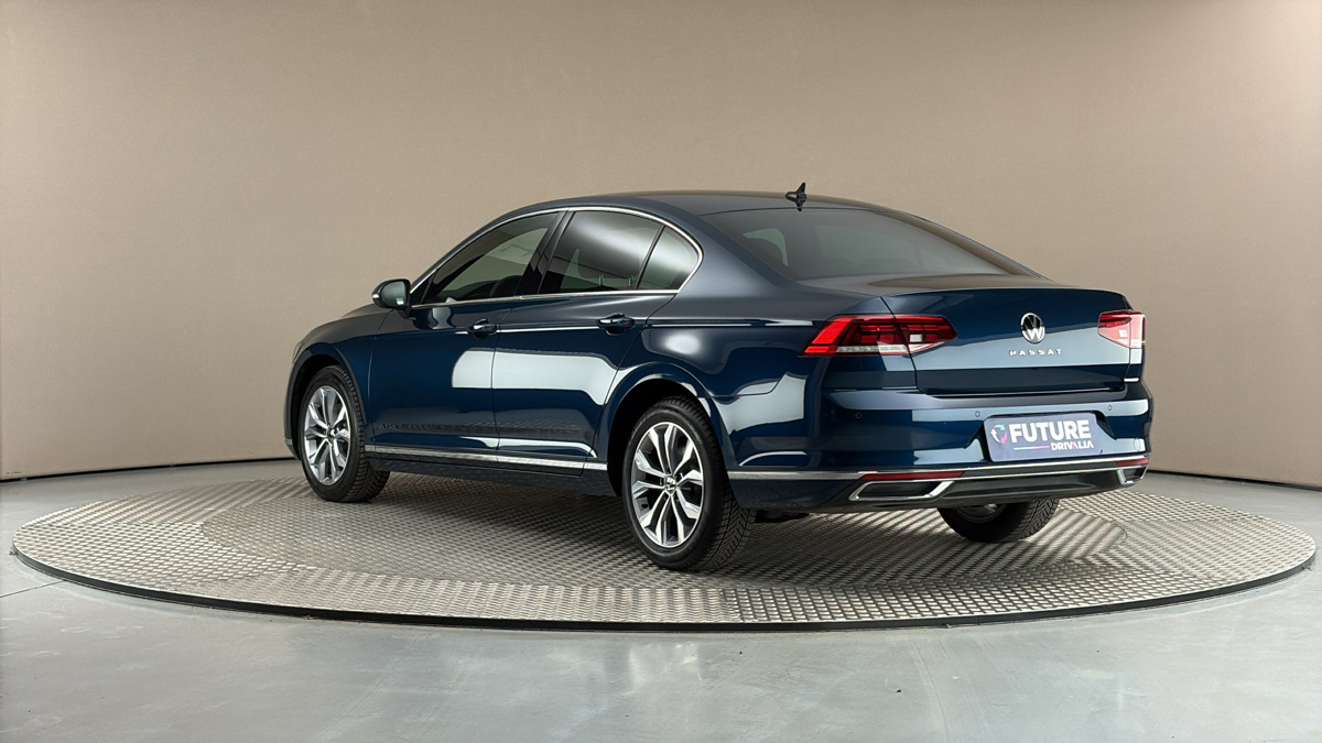 Volkswagen Passat - 2