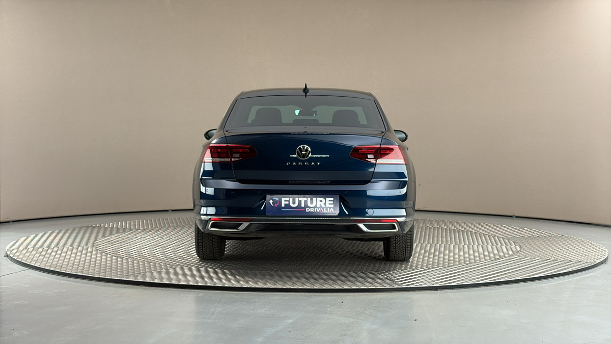 Volkswagen Passat - 5