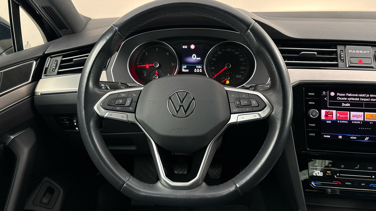 Volkswagen Passat - 9