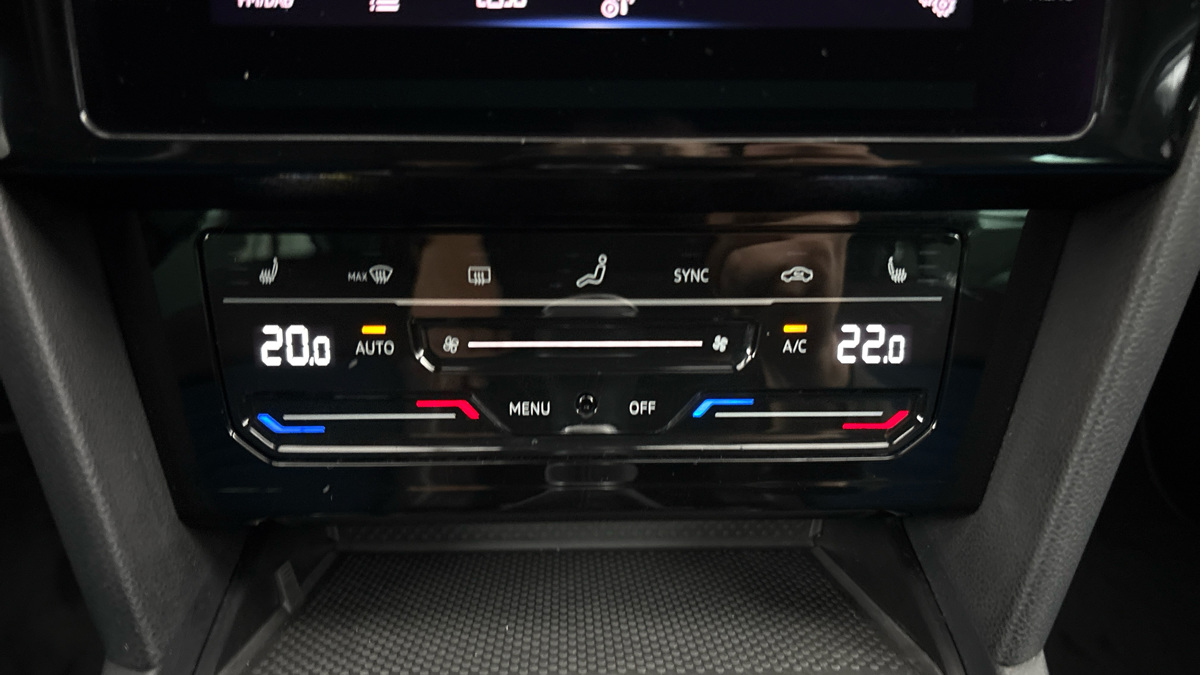 Volkswagen Passat - 13