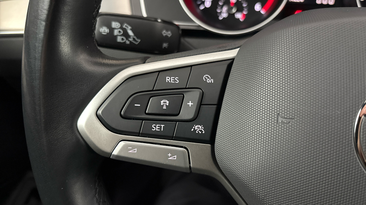 Volkswagen Passat - 14