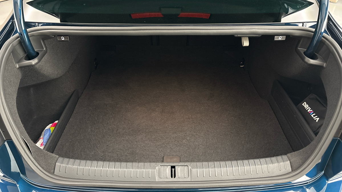 Volkswagen Passat - 17