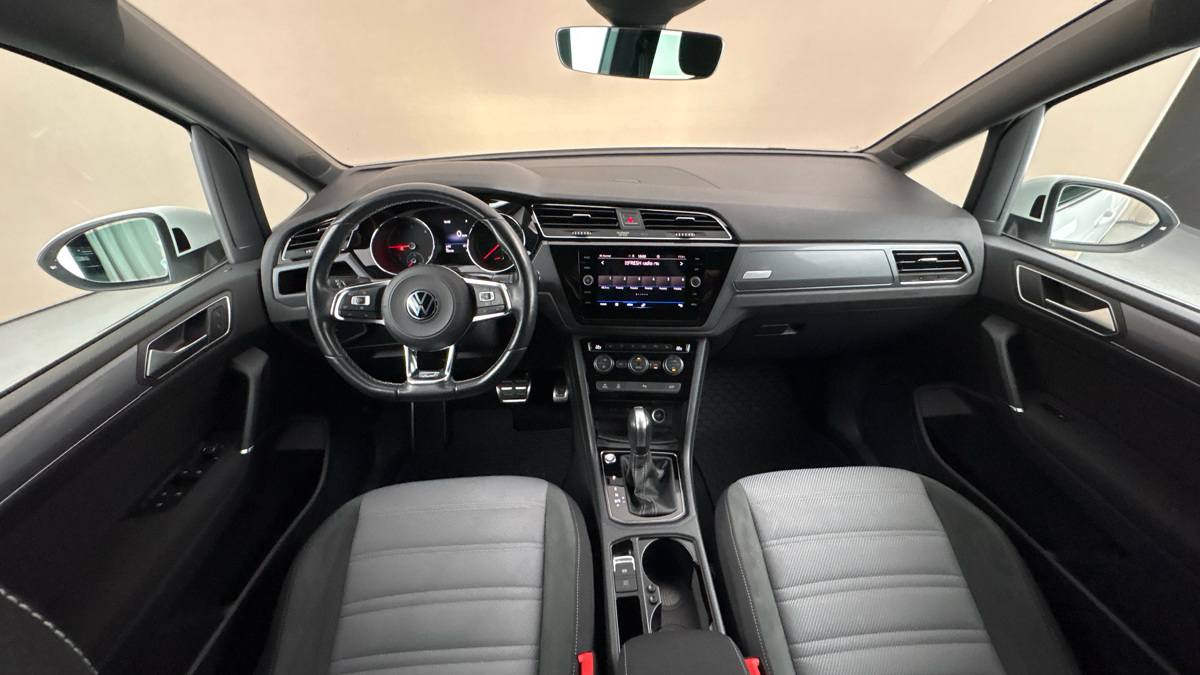 Volkswagen Touran - 8