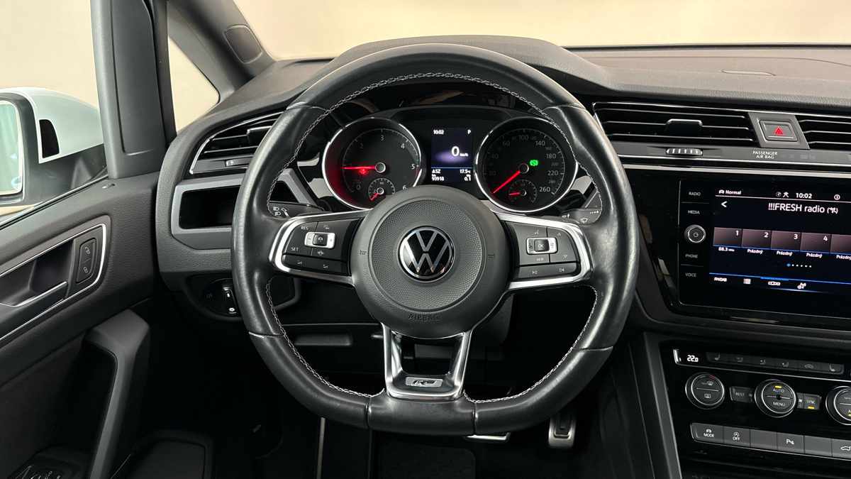 Volkswagen Touran - 9