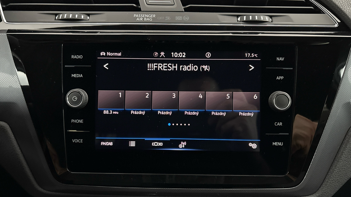 Volkswagen Touran - 11