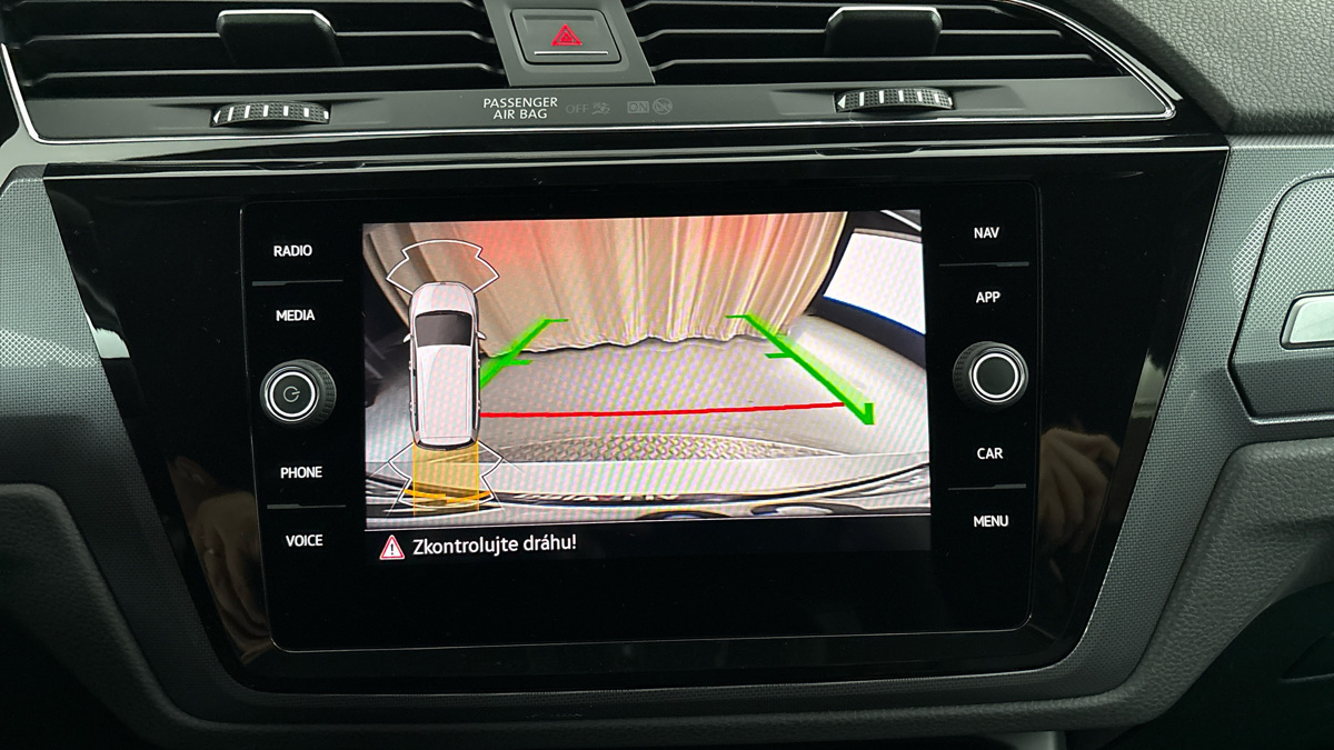 Volkswagen Touran - 12