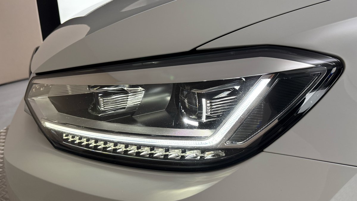 Volkswagen Touran - 18