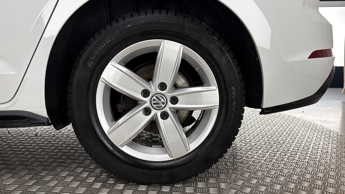 Volkswagen Touran - 19