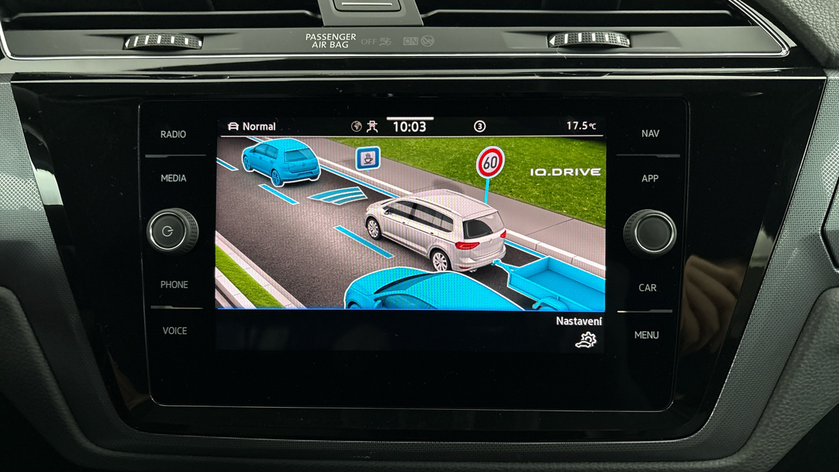 Volkswagen Touran - 25