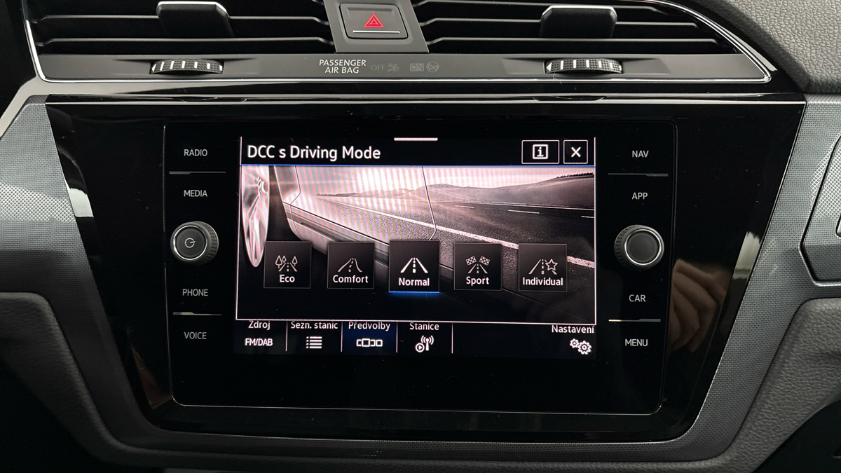 Volkswagen Touran - 27