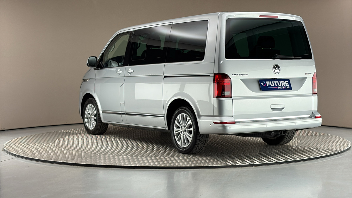 Volkswagen Multivan - 2