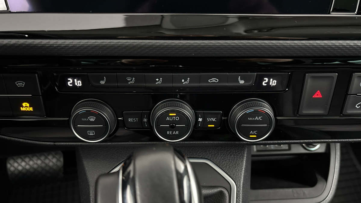 Volkswagen Multivan - 13